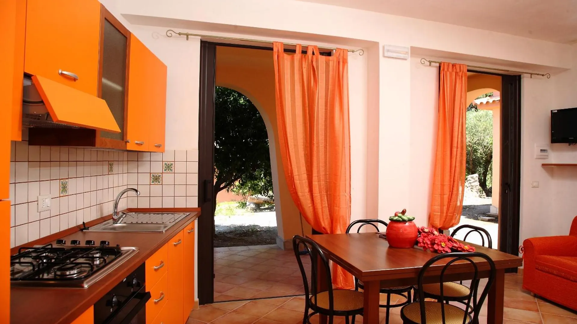 Casa Del Limone Gioiosa Marea Apartment Italy