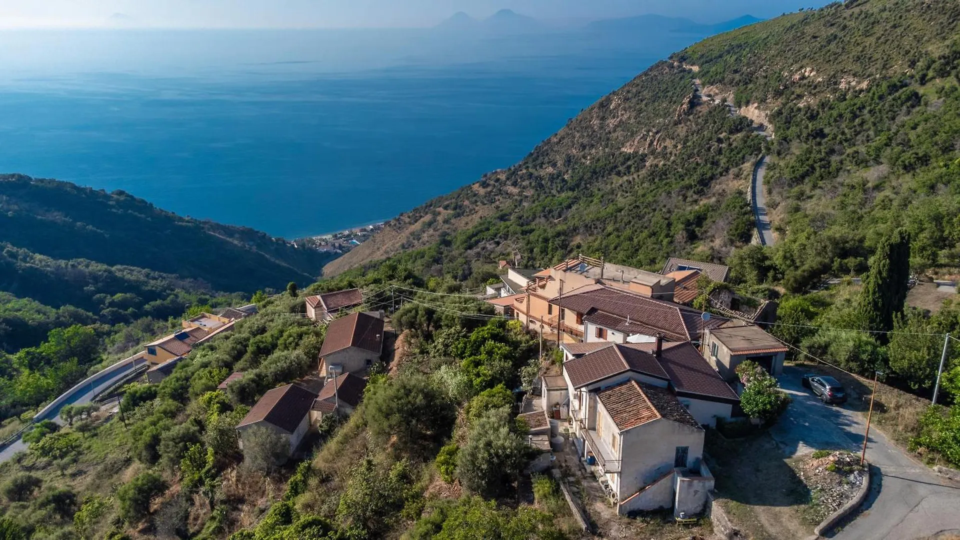 Casa Del Limone Gioiosa Marea Apartment Italy